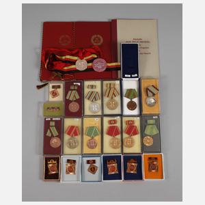 Urkunden und Ordensnachlass DDR