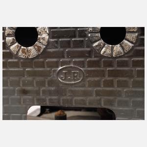 Zwei stationäre Lokomobilen