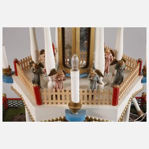 Weihnachtspyramide mit Bergwerk und Massefiguren