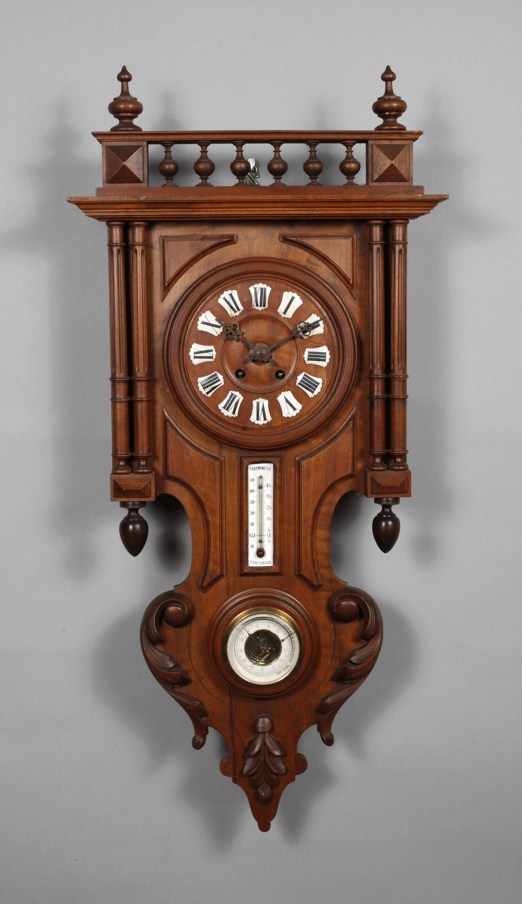 Uhr mit Wetterstation