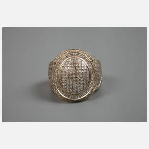 Prächtiger Ring mit Diamantbesatz