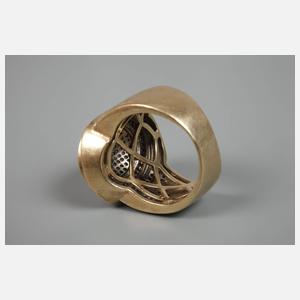 Prächtiger Ring mit Diamantbesatz