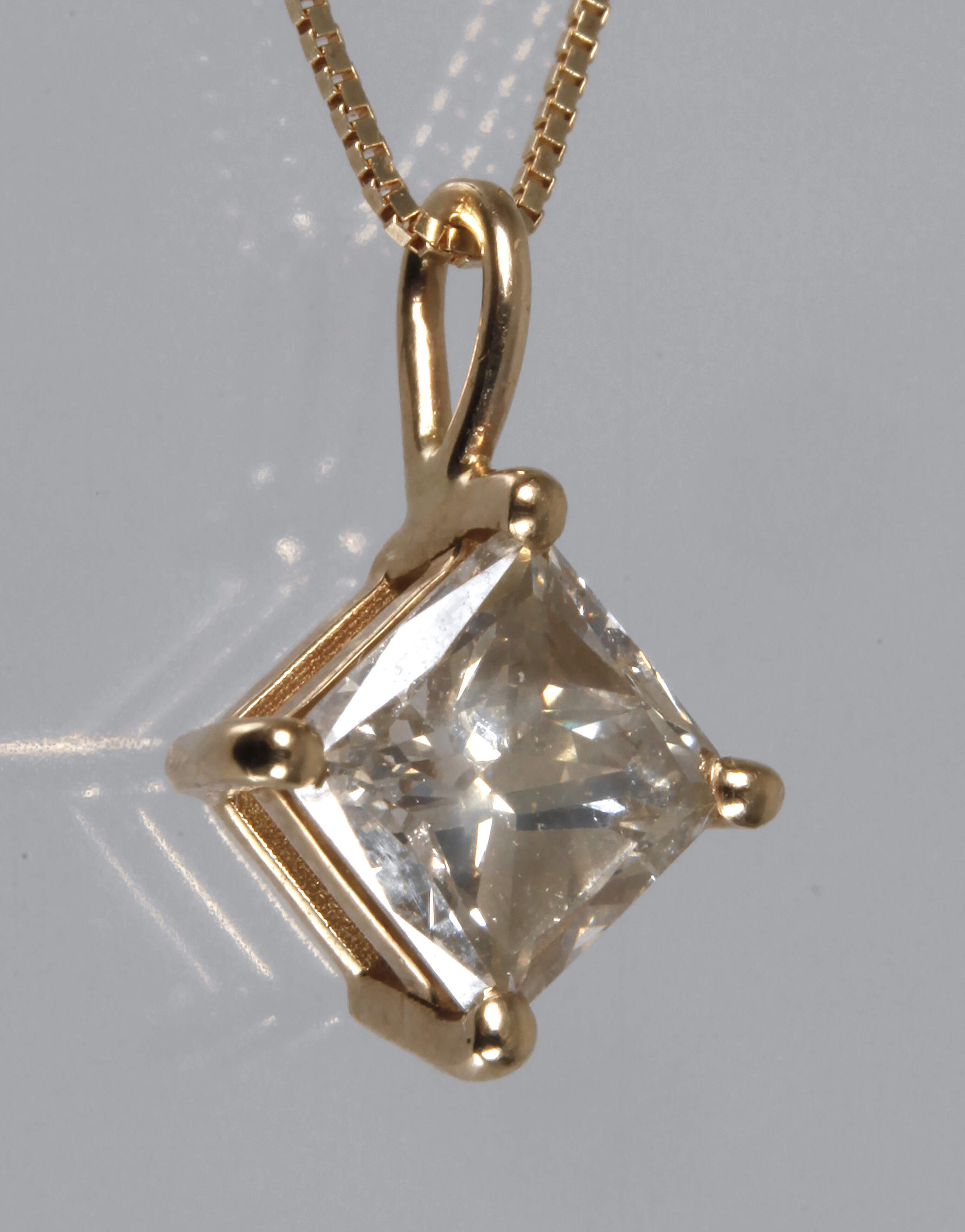 Anhänger mit Diamant von 1,08 ct an Kette