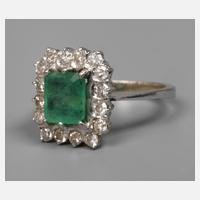 Damenring mit Smaragd und Diamanten111