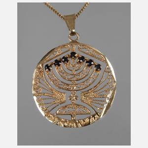 Anhänger mit Rubinen und Saphiren