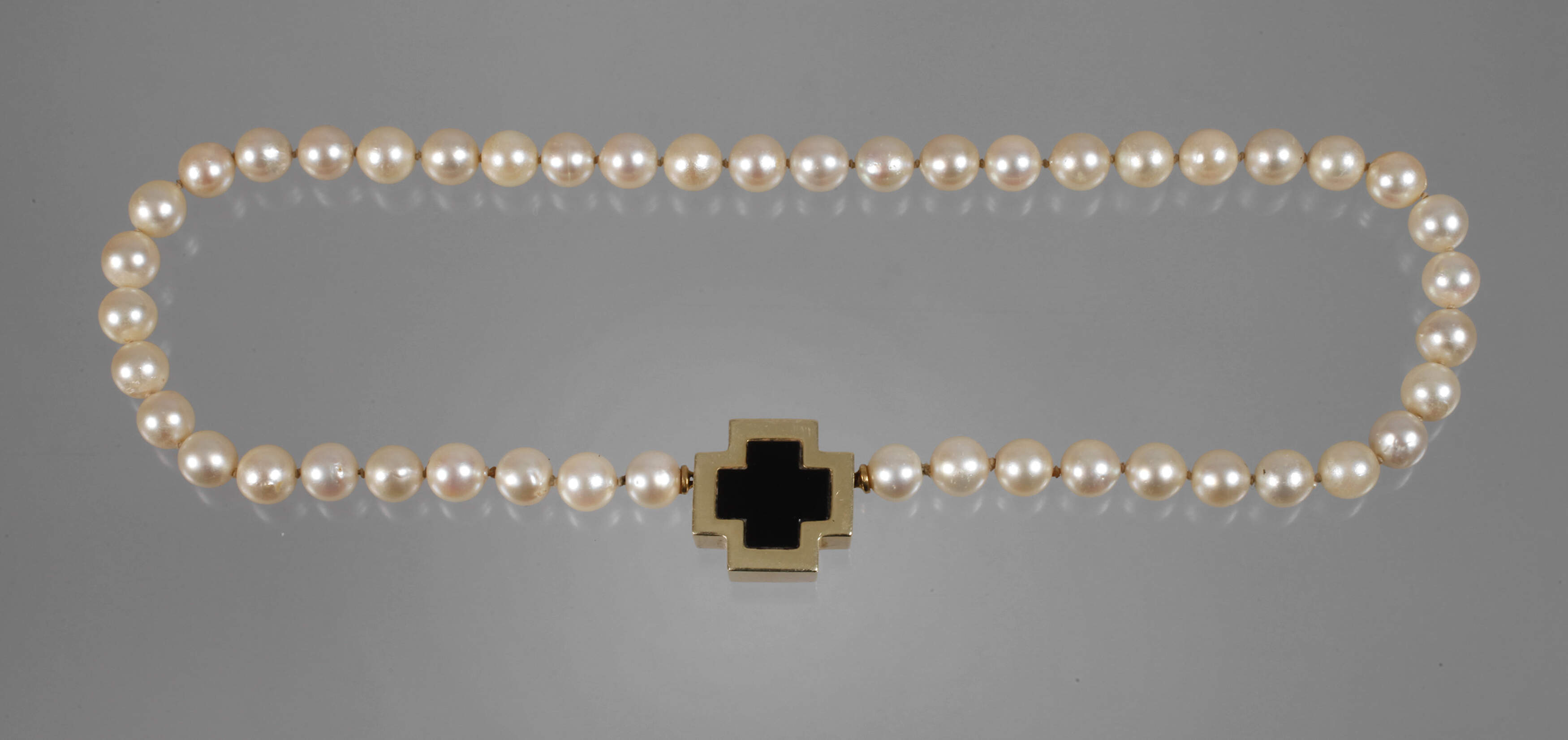 Perlenkette mit Schmuckschließe