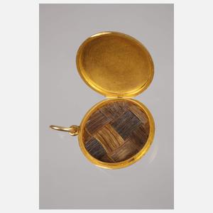 Medaillon mit Haargeflecht