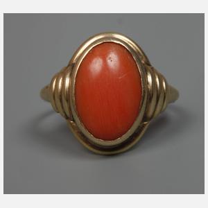 Zwei Damenringe mit Korallen