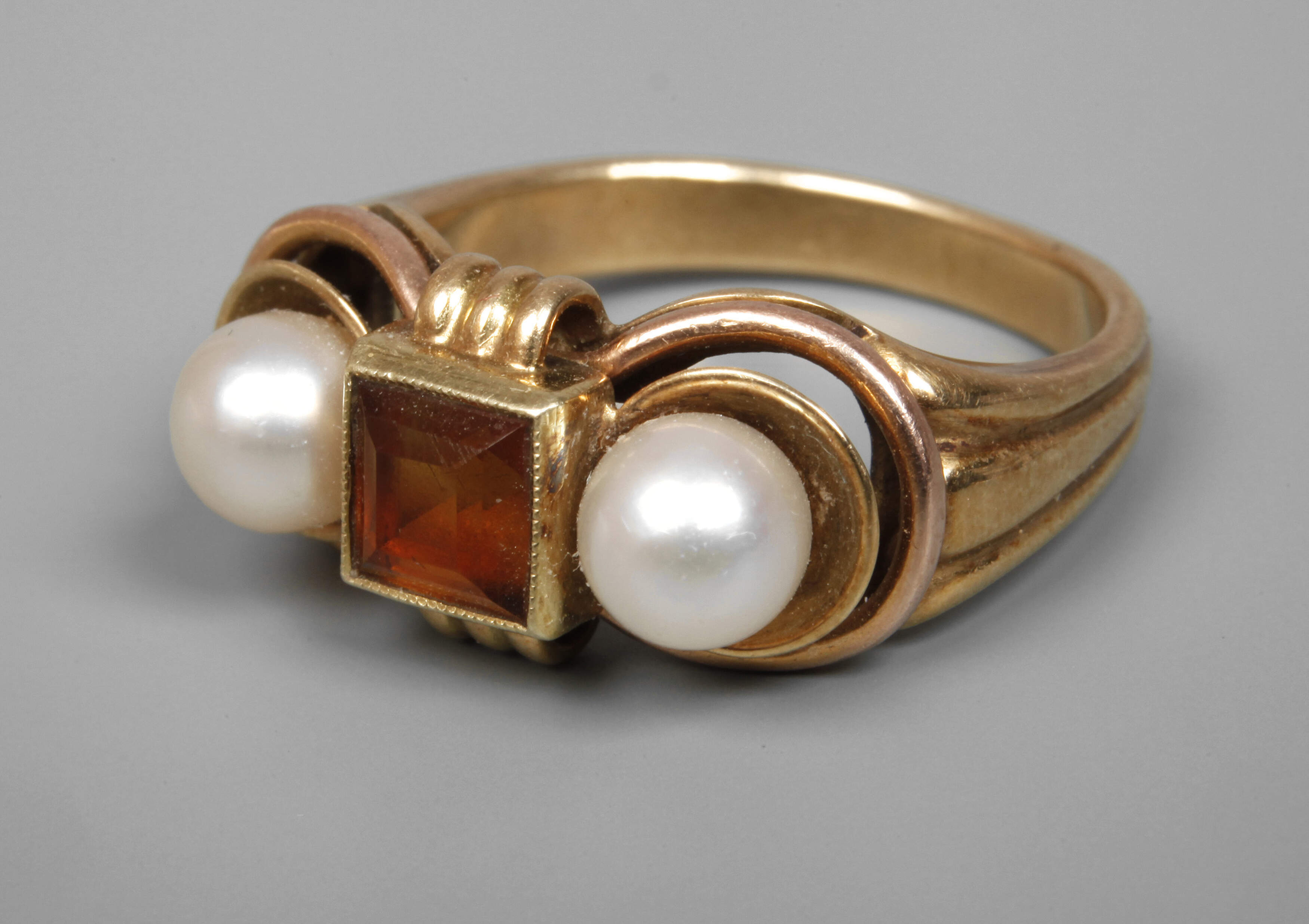 Damenring mit Citrin und Perlen