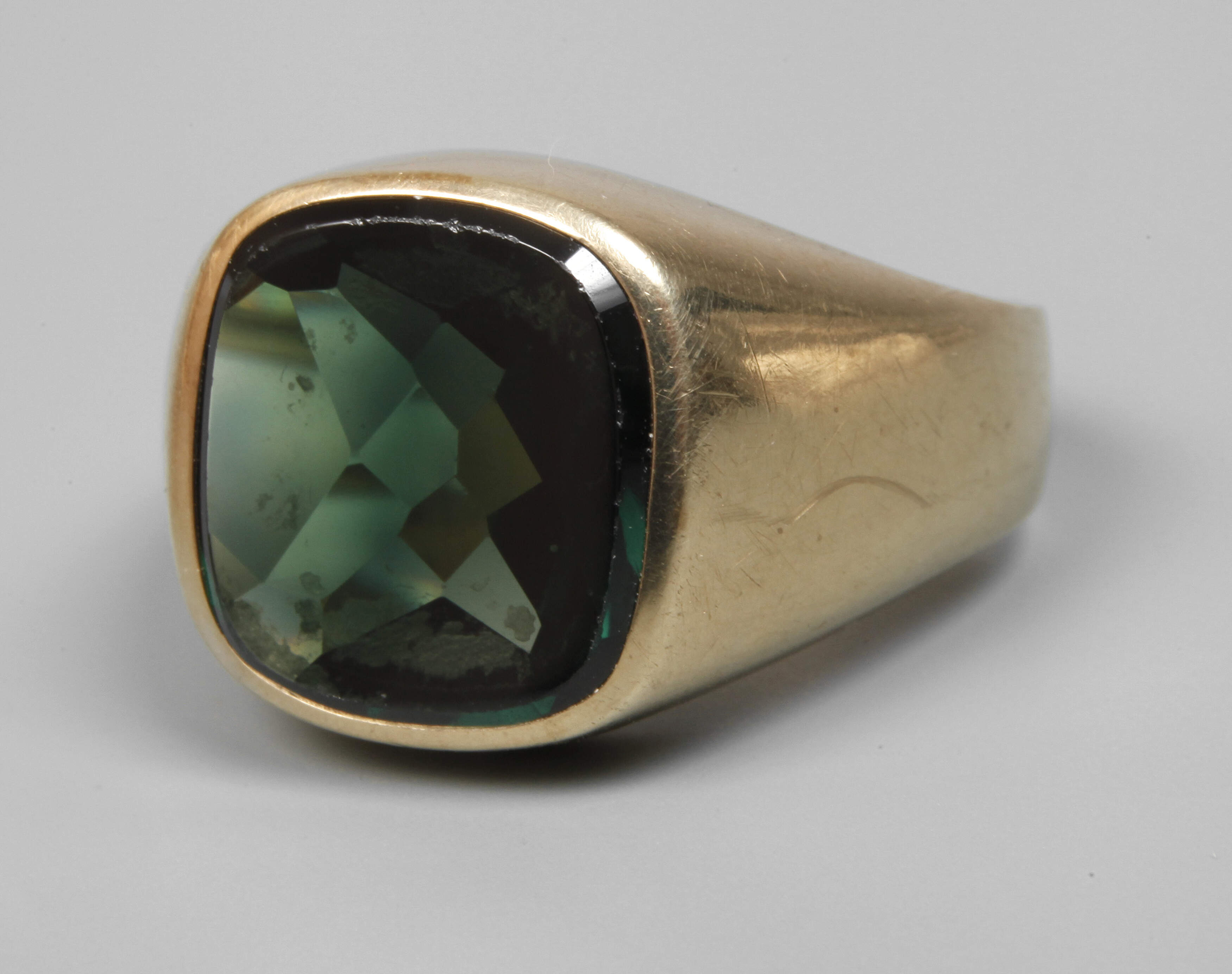 Herrenring mit Steinbesatz