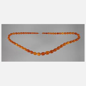 Langes Bernsteincollier