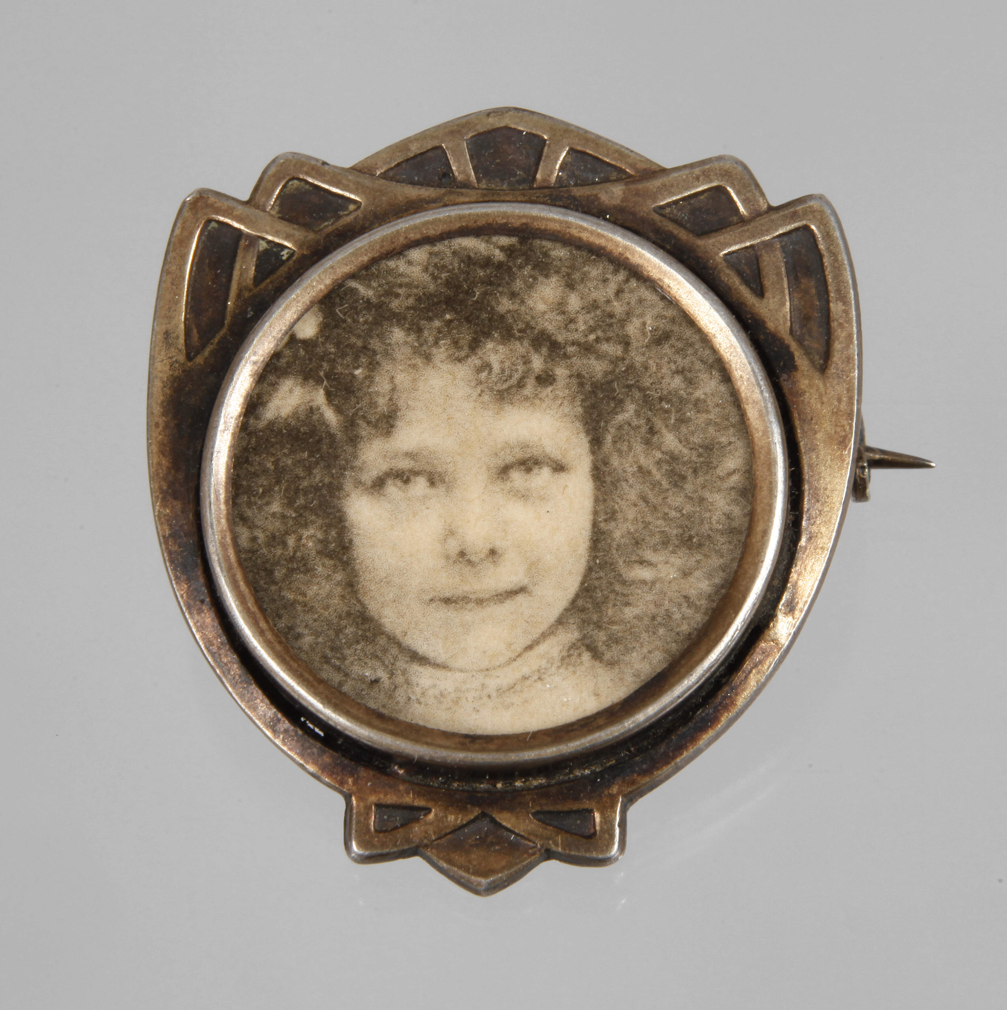 Portraitbrosche