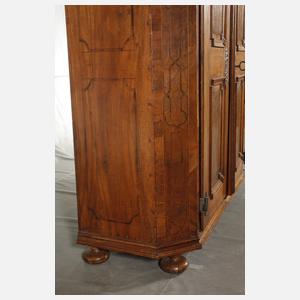 Kleiner barocker Dielenschrank