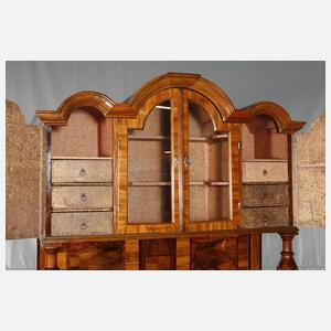 Barocker Aufsatzschrank