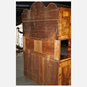 Barocker Aufsatzschrank