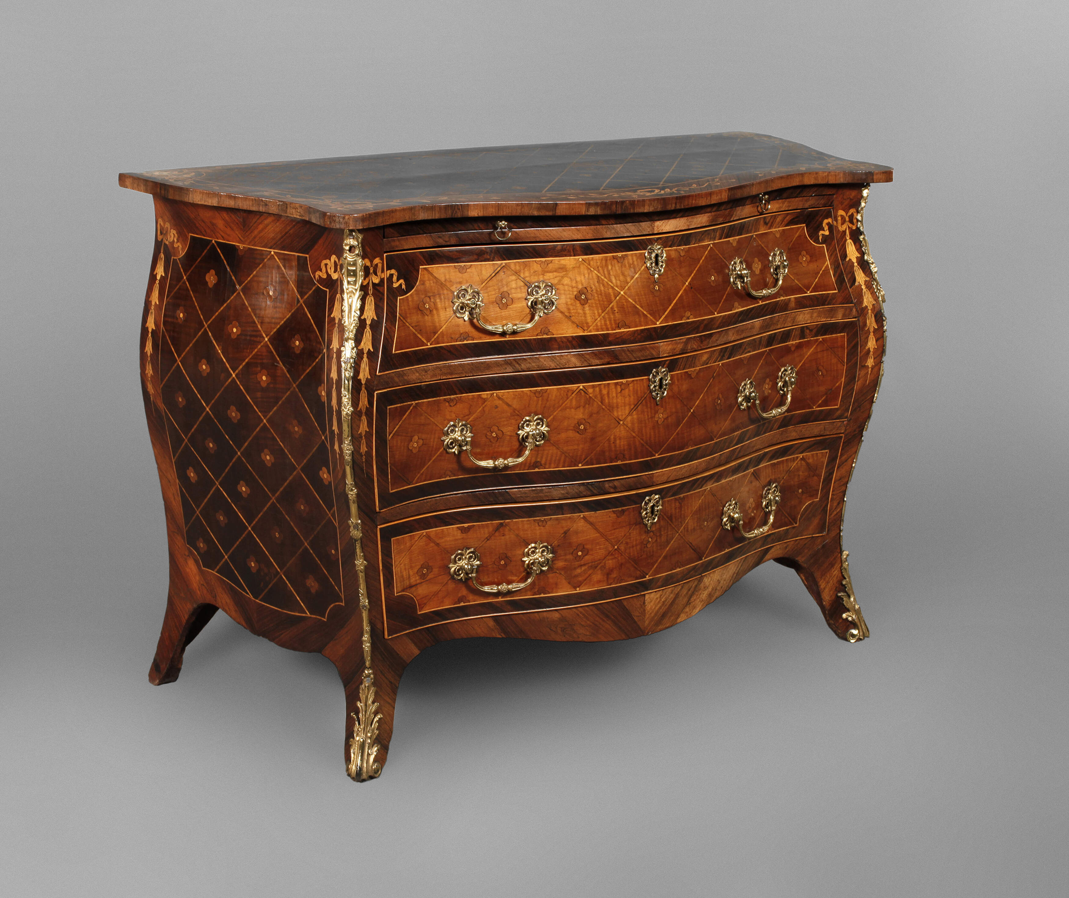 Feine Rokoko-Kommode Pierre Langlois attr.
