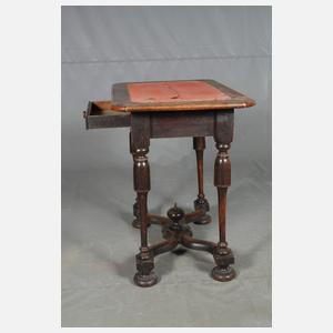 Kleiner Schreibtisch barock