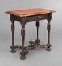 Kleiner Schreibtisch barock