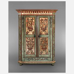 Bäuerlicher Hochzeitsschrank