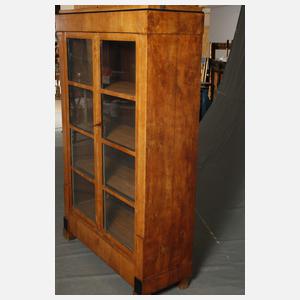 Biedermeiervitrine mit Aufsatz