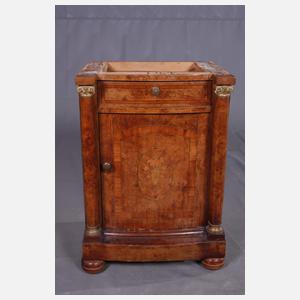 Nachtschrank im Biedermeierstil