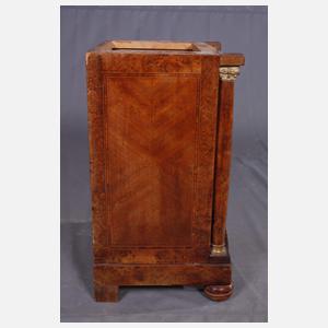 Nachtschrank im Biedermeierstil