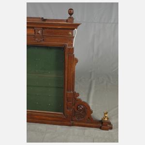 Wandvitrine Historismus