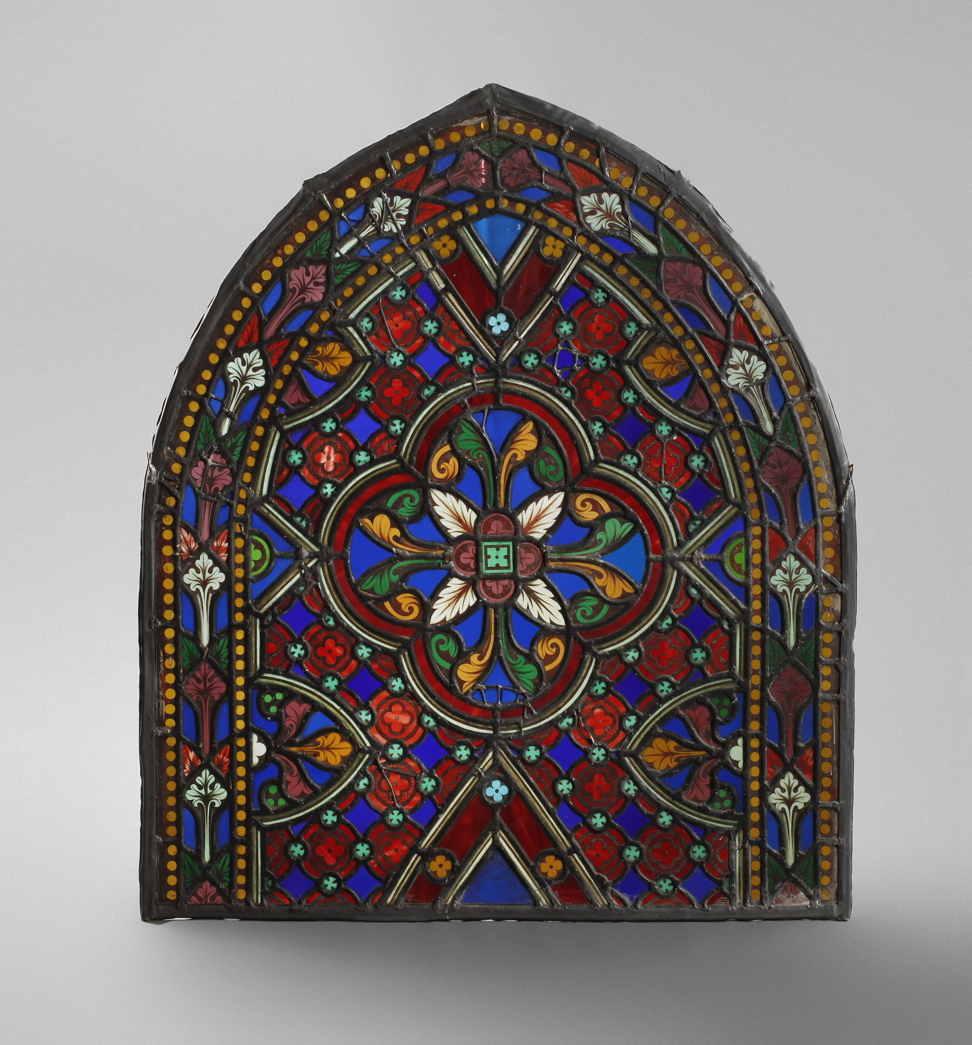 Feines Bleiglasfenster Historismus