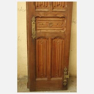 Prächtige, neogotische Türen