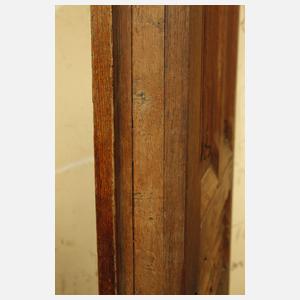 Prächtige, neogotische Türen