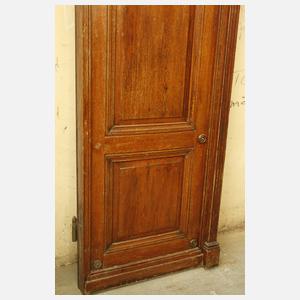 Prächtige, neogotische Türen