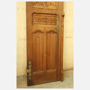 Prächtige, neogotische Türen