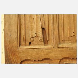 Prächtige, neogotische Türen