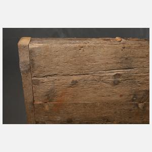 Zwei rustikale Arbeitsplatten