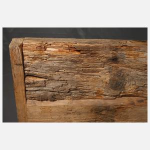 Zwei rustikale Arbeitsplatten