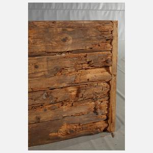 Zwei rustikale Arbeitsplatten