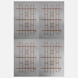 Vier Fenstergitter