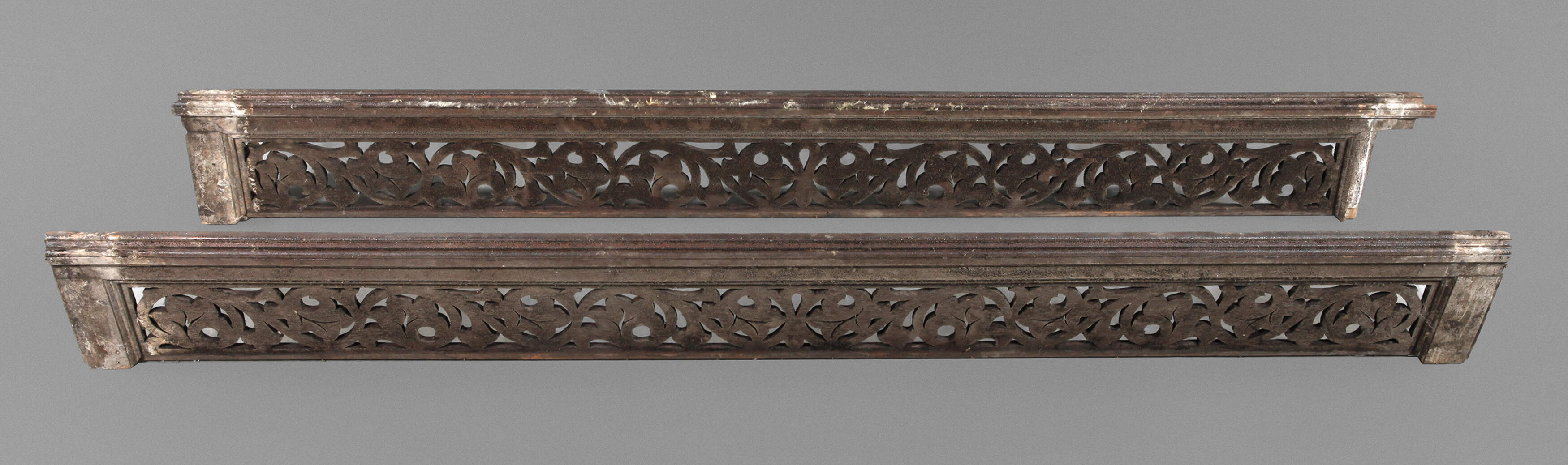 Zwei Zierblenden Historismus