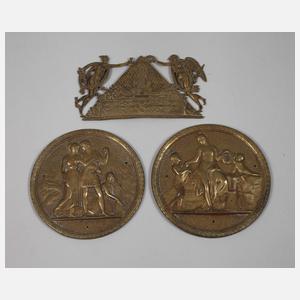 Drei klassizistische Zierbeschläge