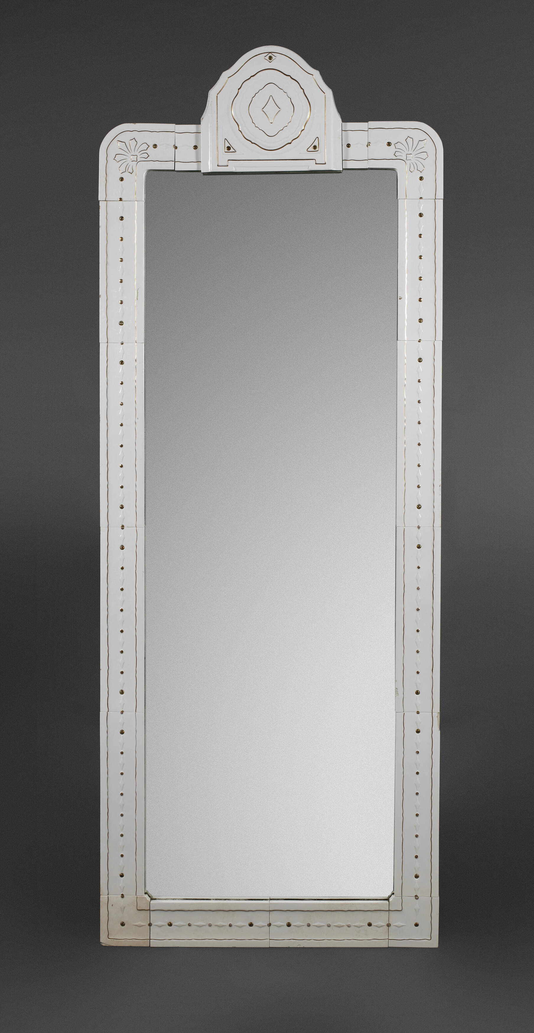 Wandspiegel mit Keramikeinfassung