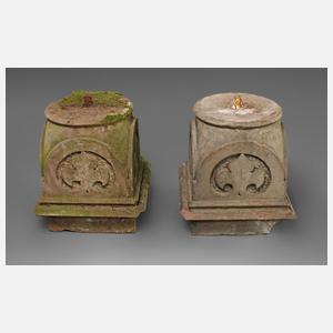 Paar Säulenkapitelle