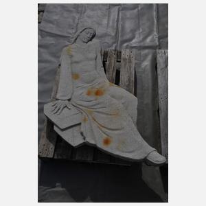 Drei Fassadenfiguren