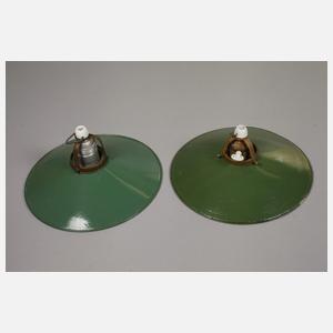 Neun Lampen mit Emailleschirm