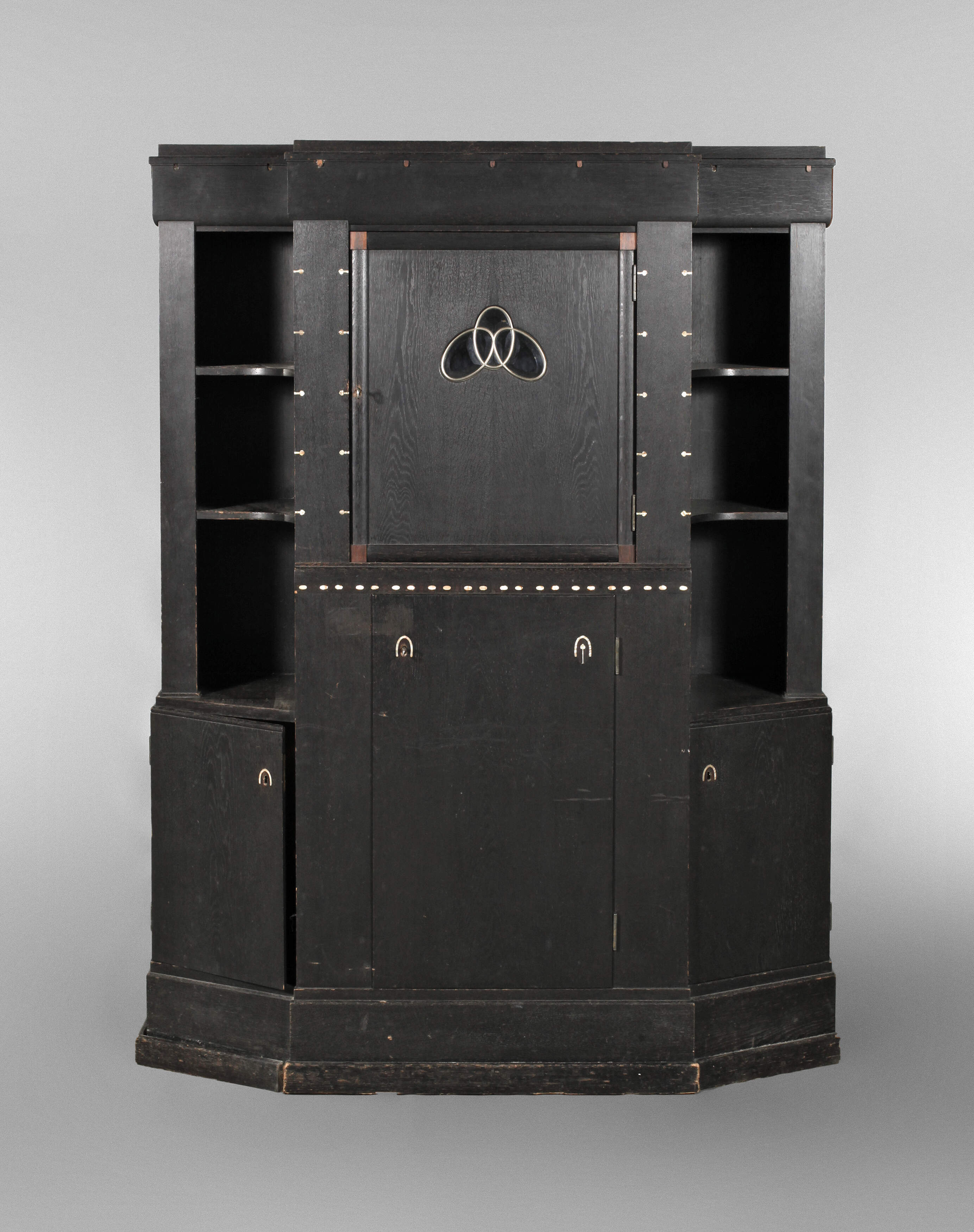 Sammlungsschrank Jugendstil