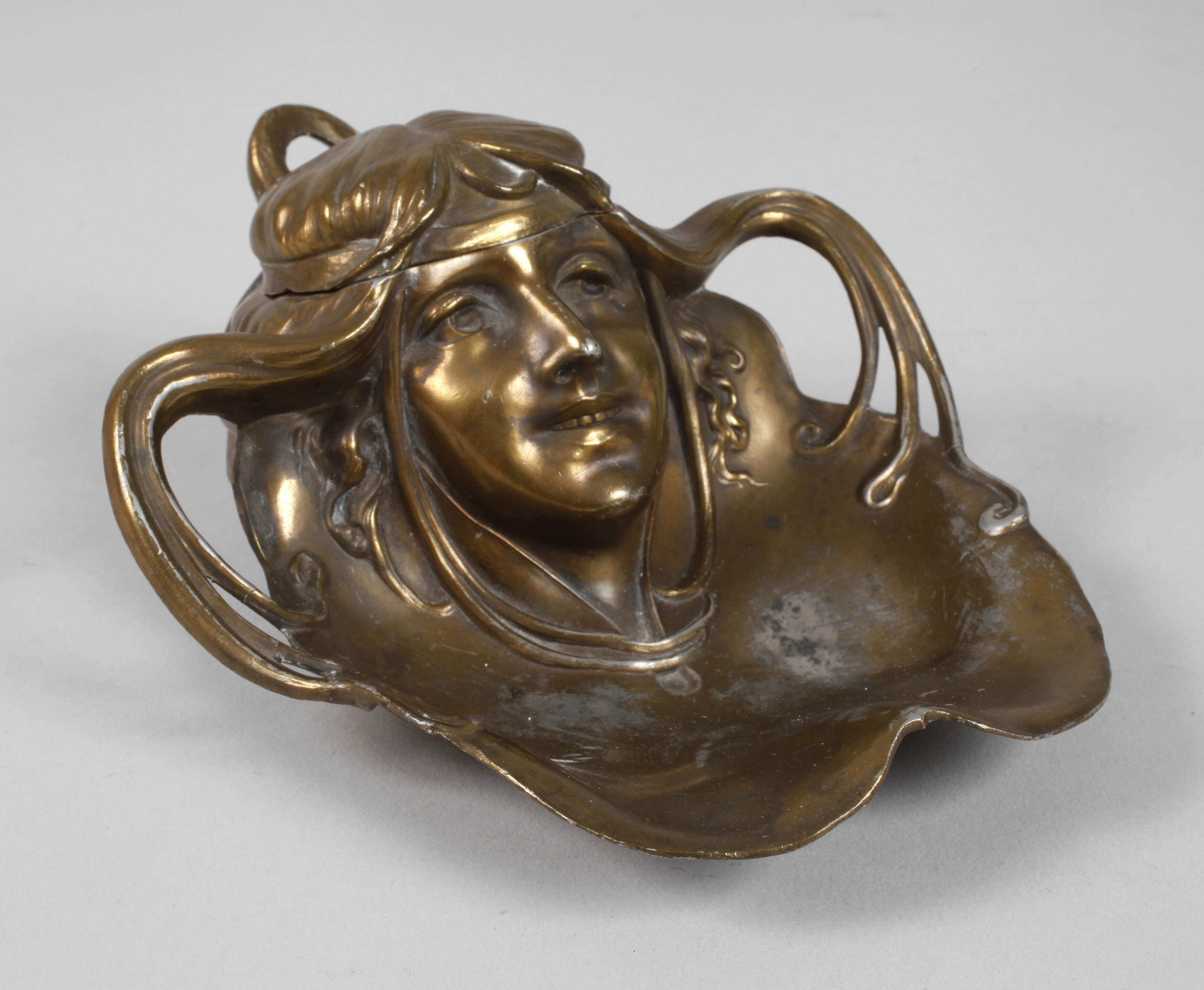 Figürliches Tintenfass