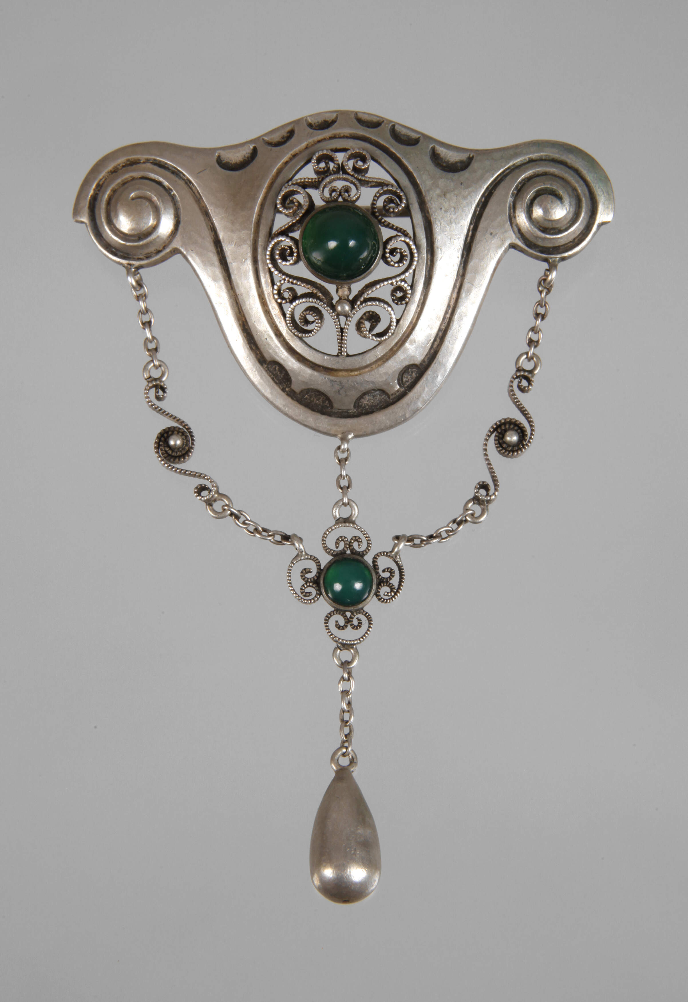 Jugendstilbrosche mit Chrysoprasen