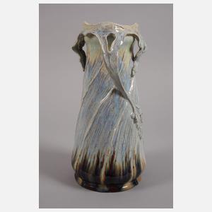 Laufglasurvase mit floralen Henkeln