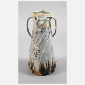 Laufglasurvase mit floralen Henkeln