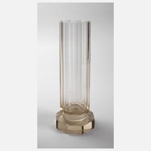Facettierte Vase