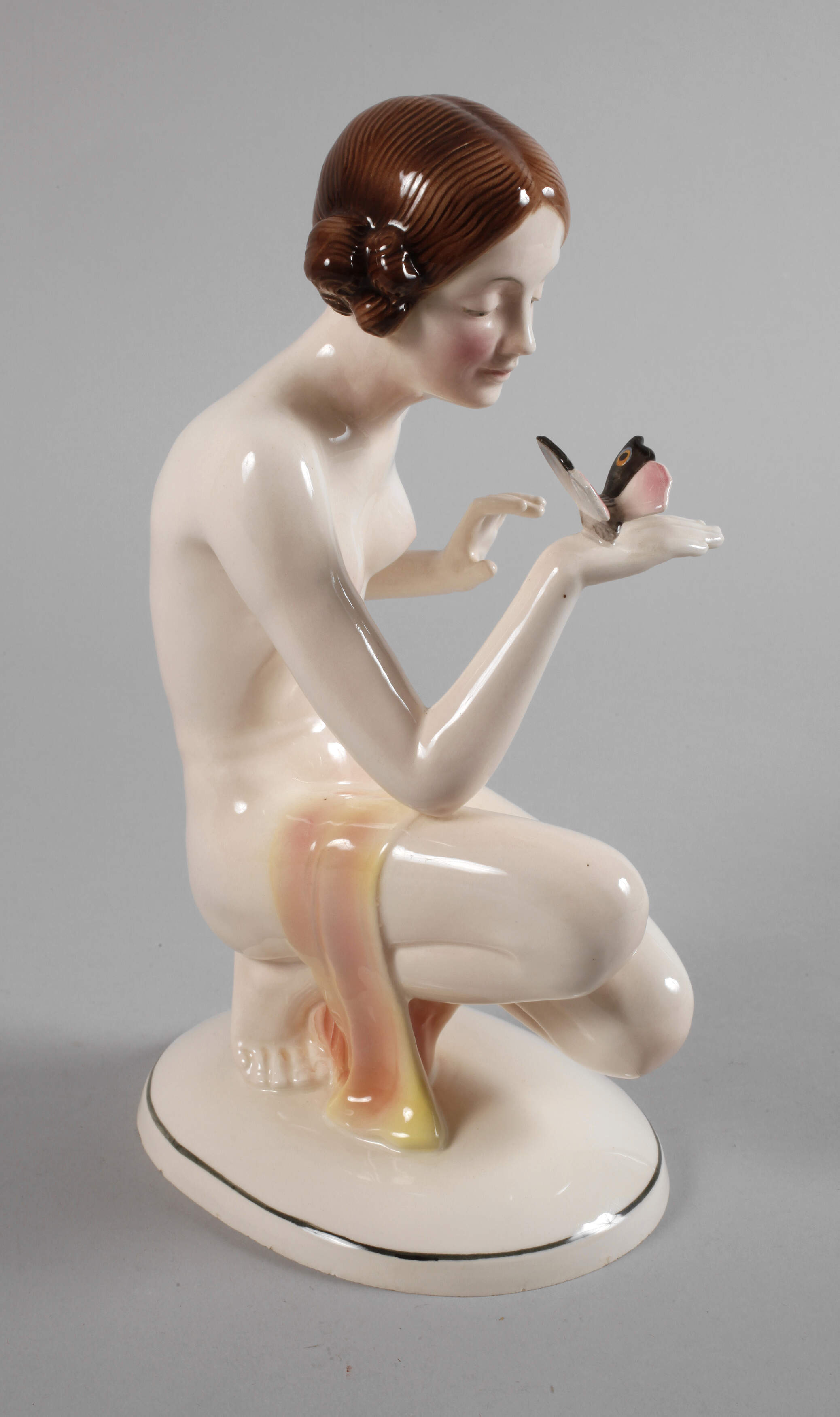 Katzhütte Akt mit Schmetterling